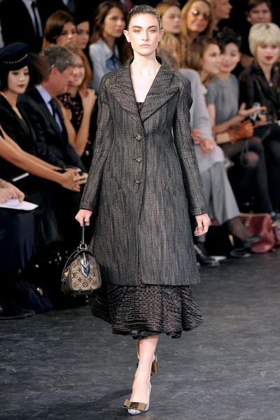 Look 13